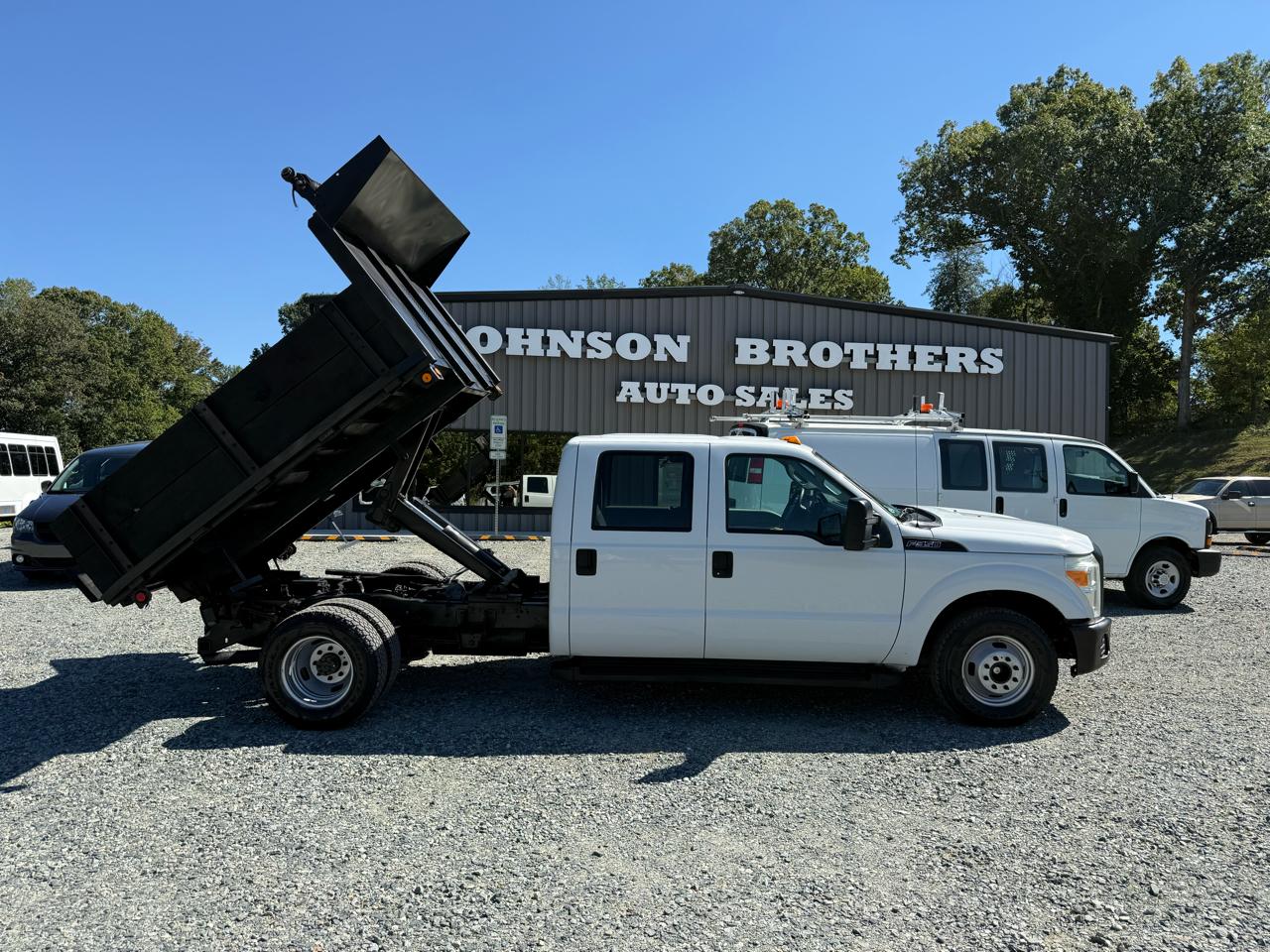 Ford F-350 SD XL Crew Cab 2WD DRW 2013
