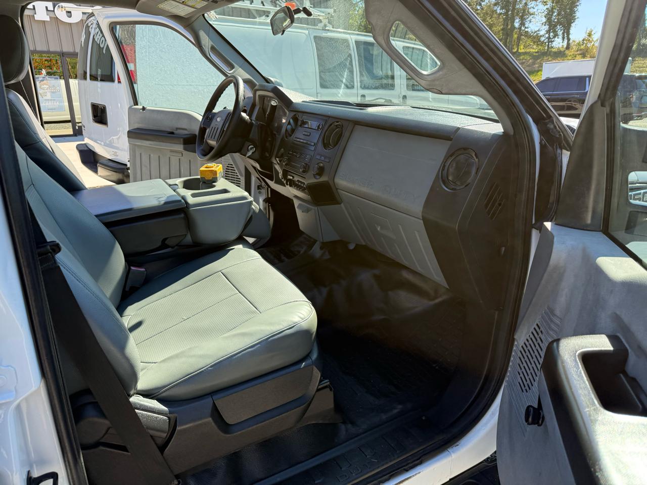 Ford F-350 SD XL Crew Cab 2WD DRW 2013