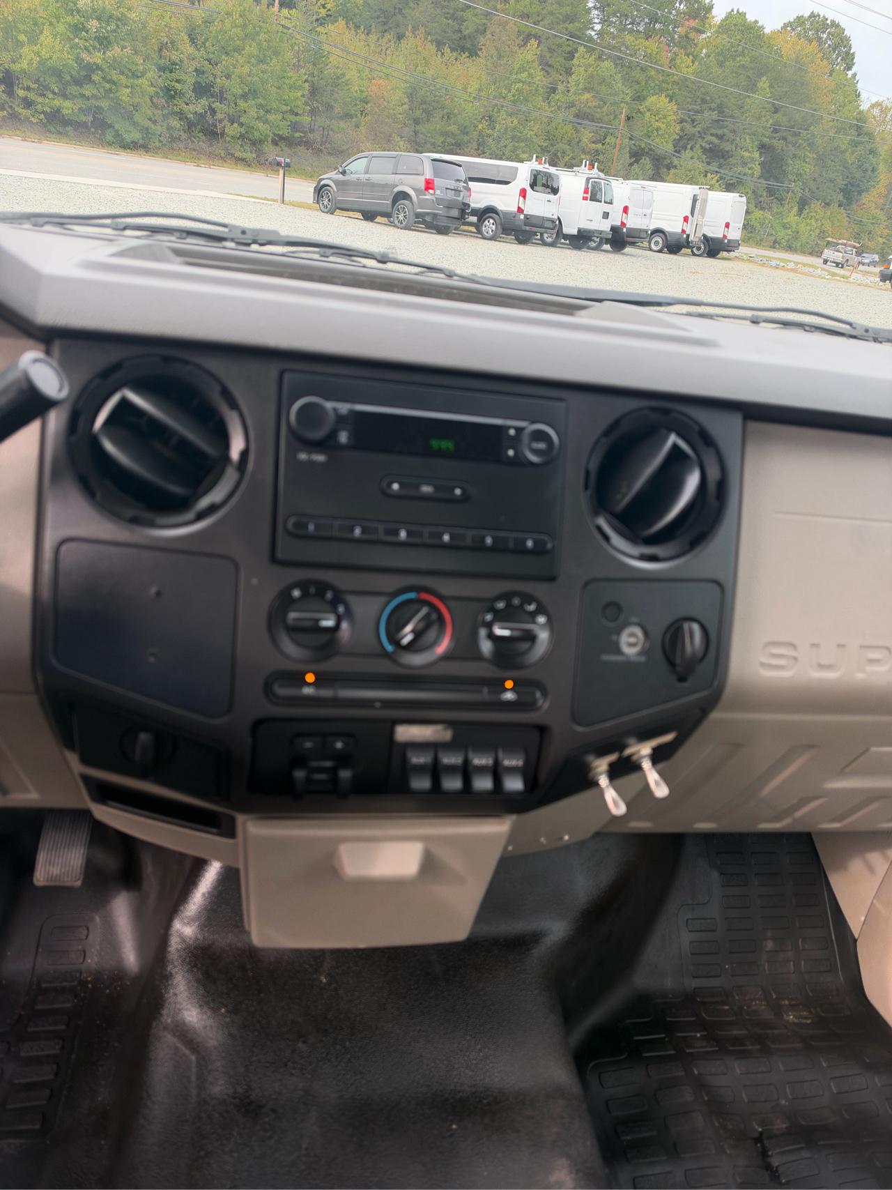 Ford F-350 SD XL DRW 2WD 2009