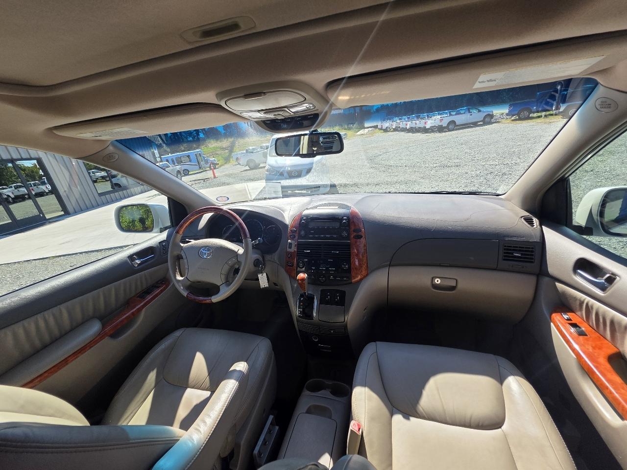Toyota Sienna XLE Limited FWD 2008