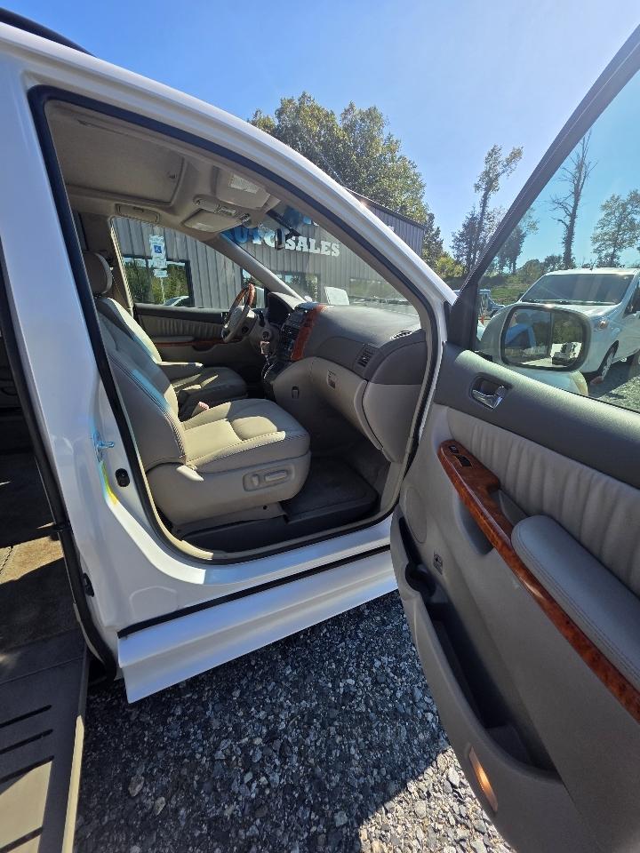 Toyota Sienna XLE Limited FWD 2008