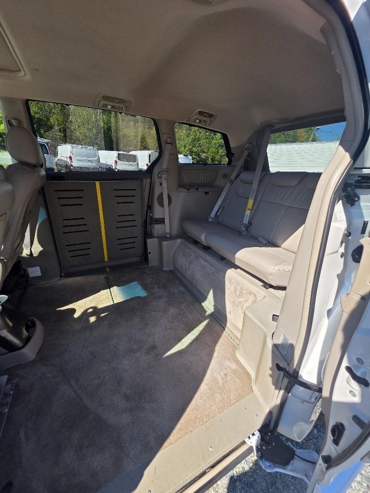 Toyota Sienna XLE Limited FWD 2008