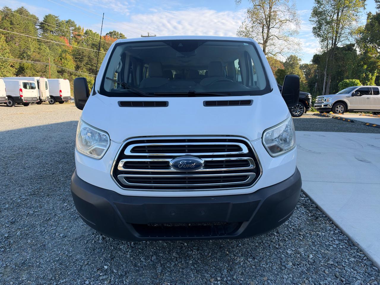 Ford Transit 350 Wagon Low Roof XLT 60/40 Pass. 148-in. WB 2015