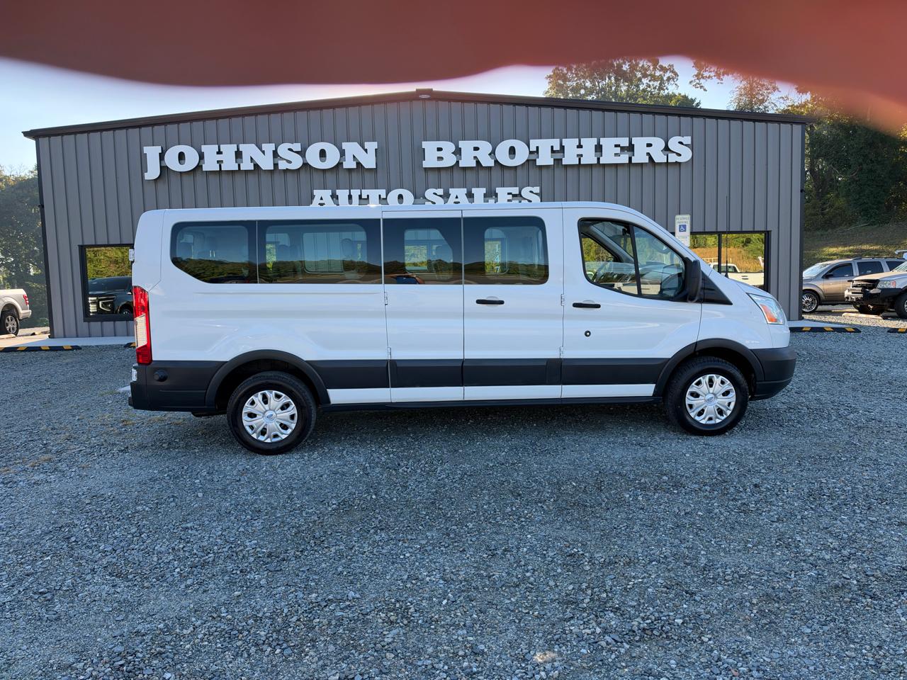 Ford Transit 350 Wagon Low Roof XLT 60/40 Pass. 148-in. WB 2015