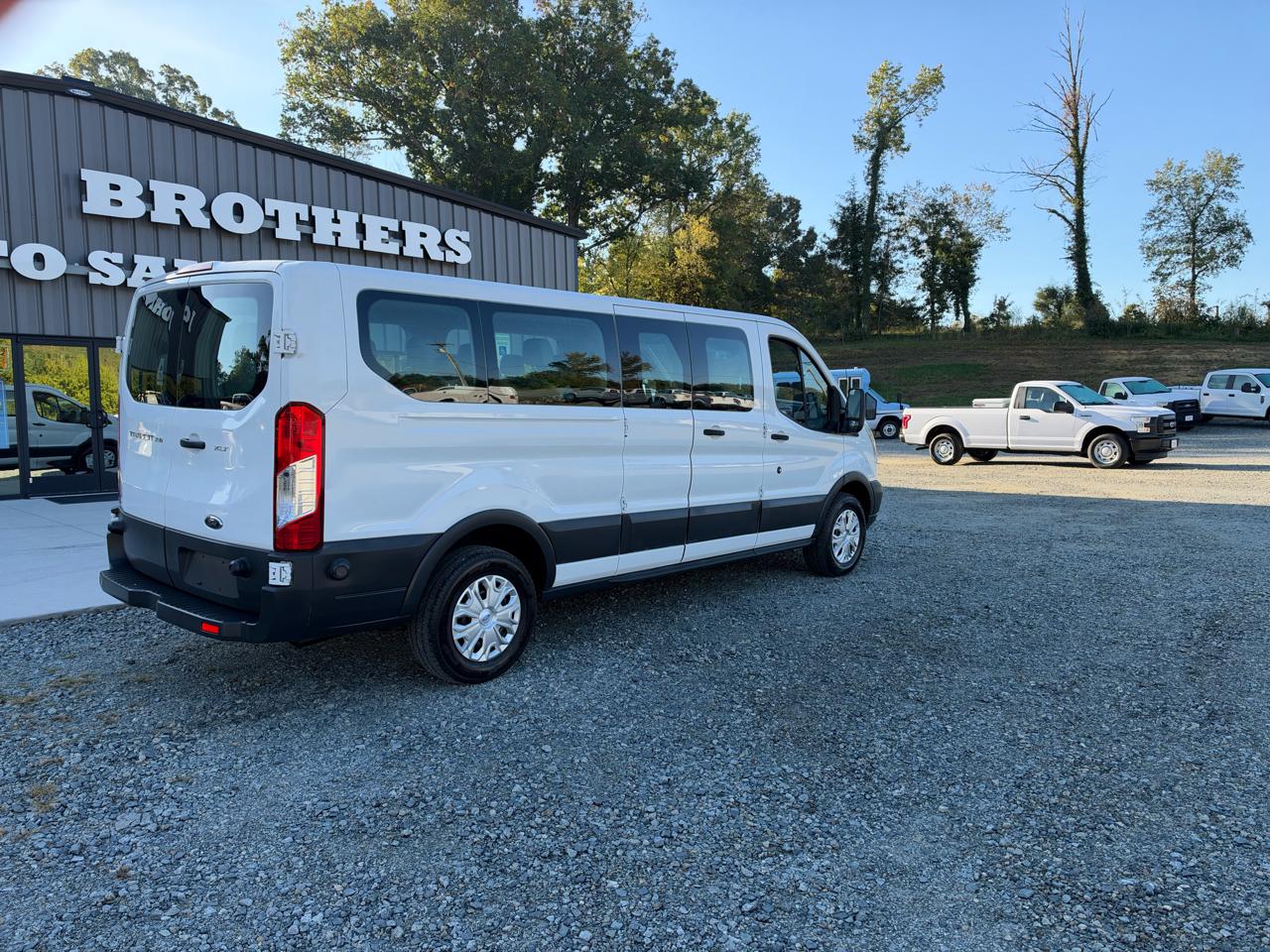 Ford Transit 350 Wagon Low Roof XLT 60/40 Pass. 148-in. WB 2015