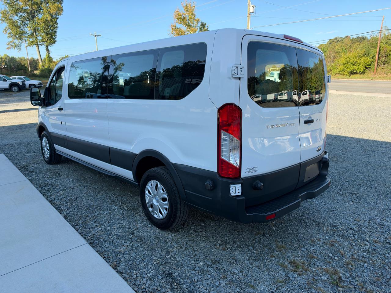 Ford Transit 350 Wagon Low Roof XLT 60/40 Pass. 148-in. WB 2015