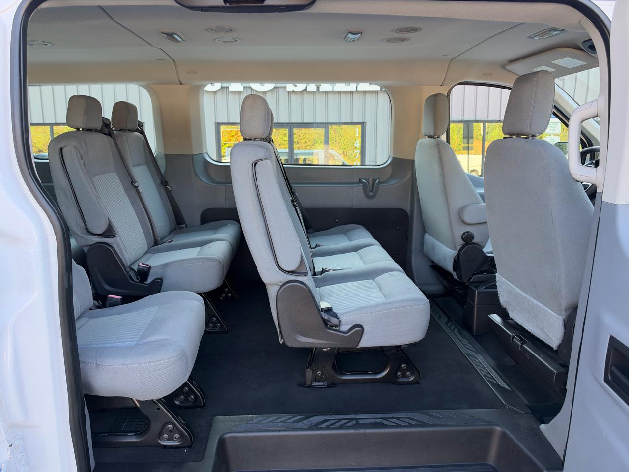 Ford Transit 350 Wagon Low Roof XLT 60/40 Pass. 148-in. WB 2015