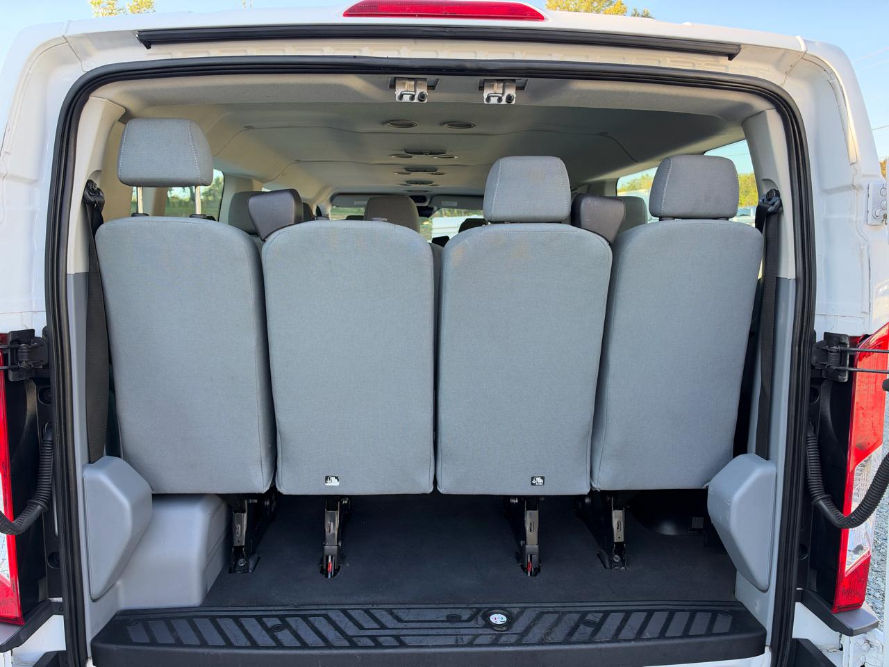 Ford Transit 350 Wagon Low Roof XLT 60/40 Pass. 148-in. WB 2015