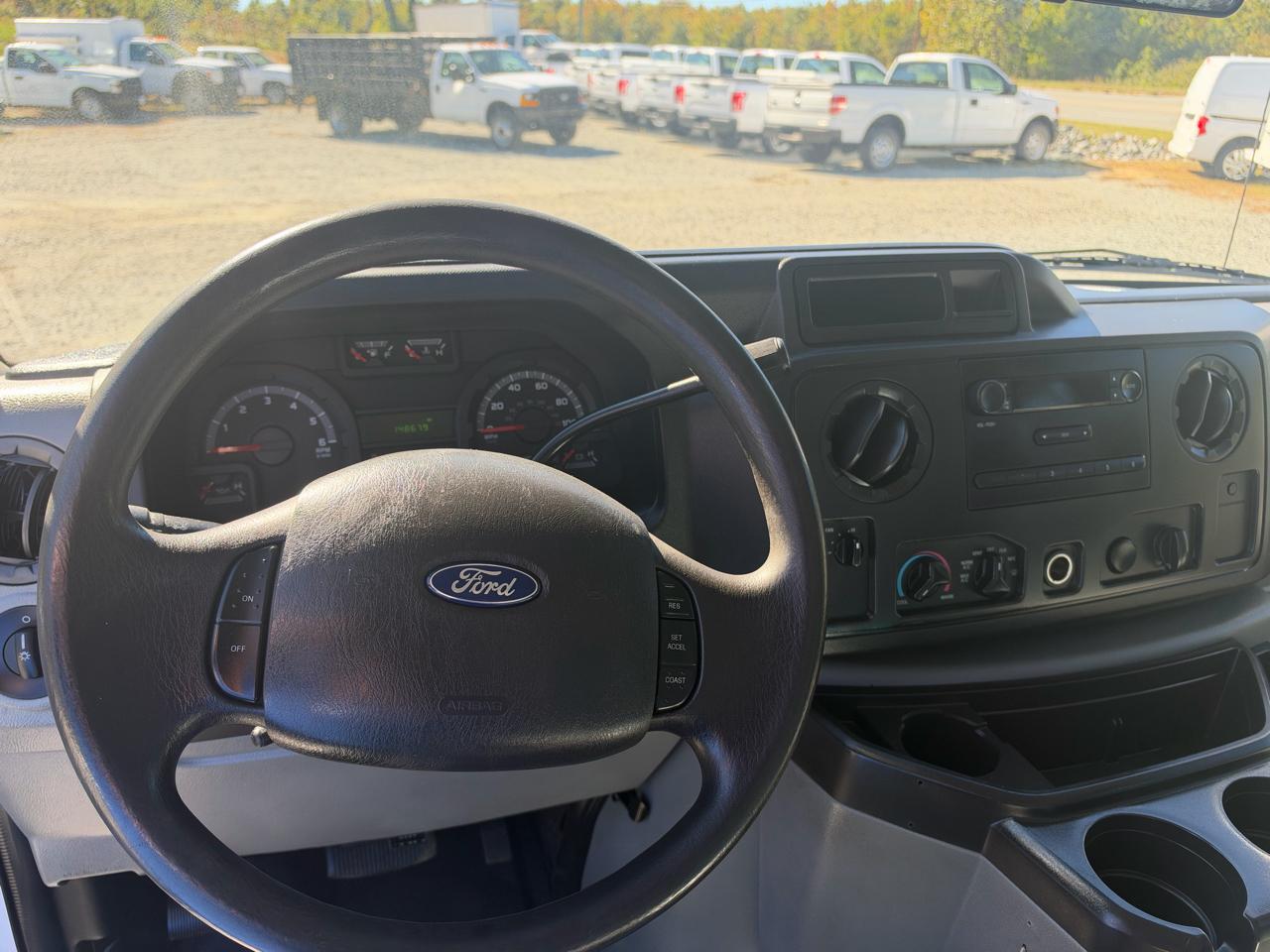 Ford Econoline E-150 2009