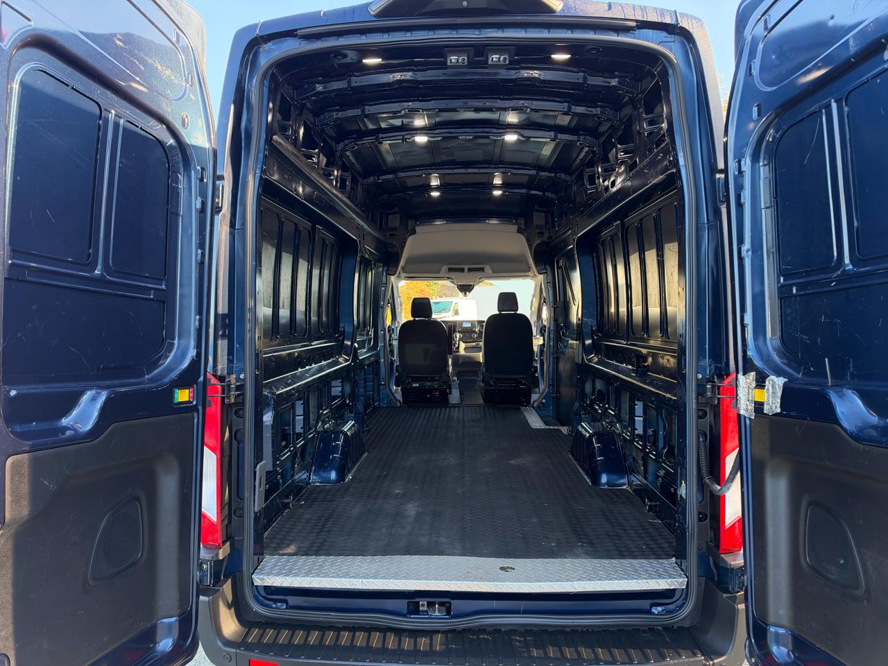 Ford Transit 250 Van High Roof w/Sliding Pass. 148-in. WB EL 2020