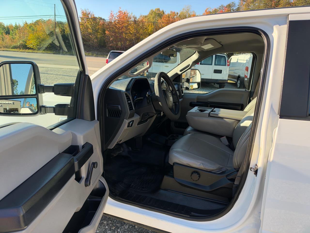 Ford F-250 SD XL Crew Cab Long Bed 2WD 2017