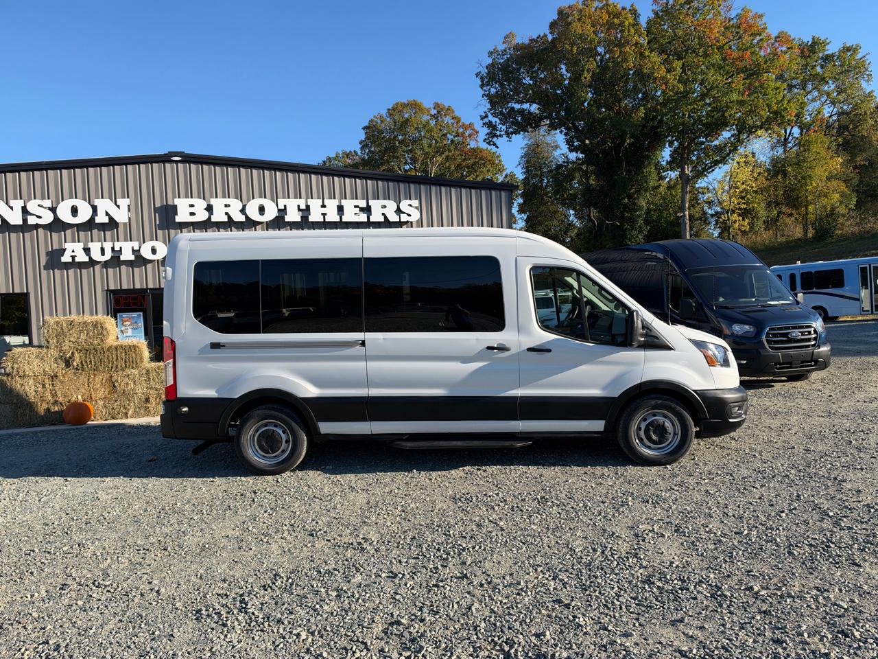 Ford Transit 350 Wagon Med. Roof XL w/Sliding Pass. 148-in. WB 2020
