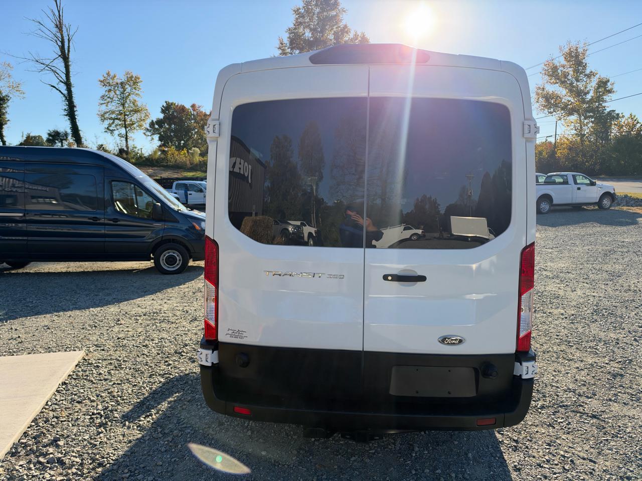 Ford Transit 350 Wagon Med. Roof XL w/Sliding Pass. 148-in. WB 2020
