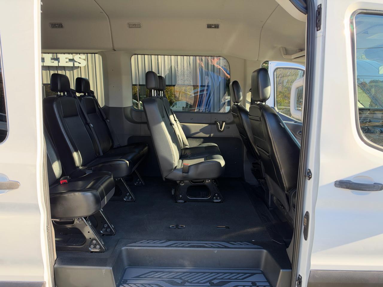 Ford Transit 350 Wagon Med. Roof XL w/Sliding Pass. 148-in. WB 2020