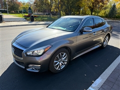 2016 Infiniti Q70 