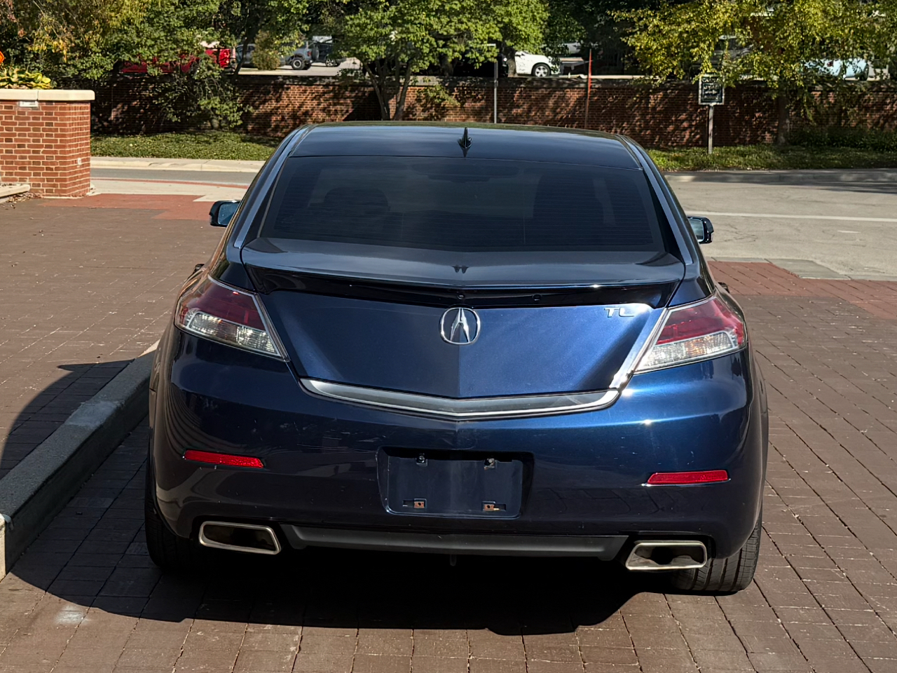 Acura TL 6-Speed AT with Tech Package and 18-In. WP 2014 Acura TL 6-Speed AT with Tech Package and 18-In. WP 2014