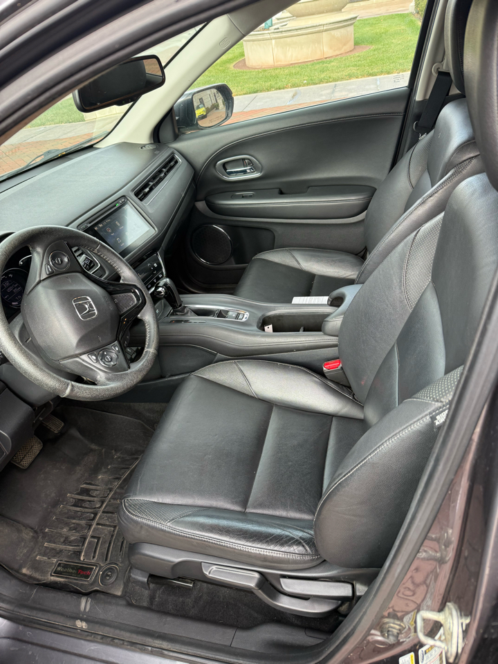 Honda HR-V EX-L w/Navigation 4WD CVT 2016 Honda HR-V EX-L w/Navigation 4WD CVT 2016