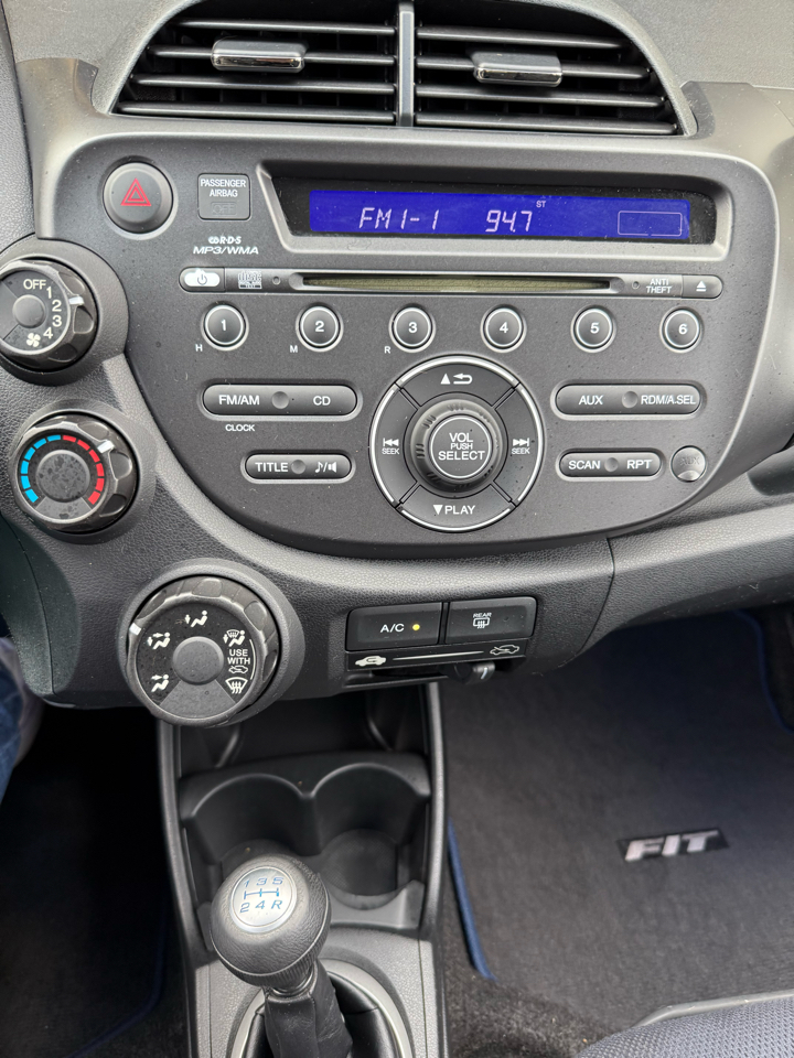 Honda Fit Sport 5-Speed MT 2012 Honda Fit Sport 5-Speed MT 2012