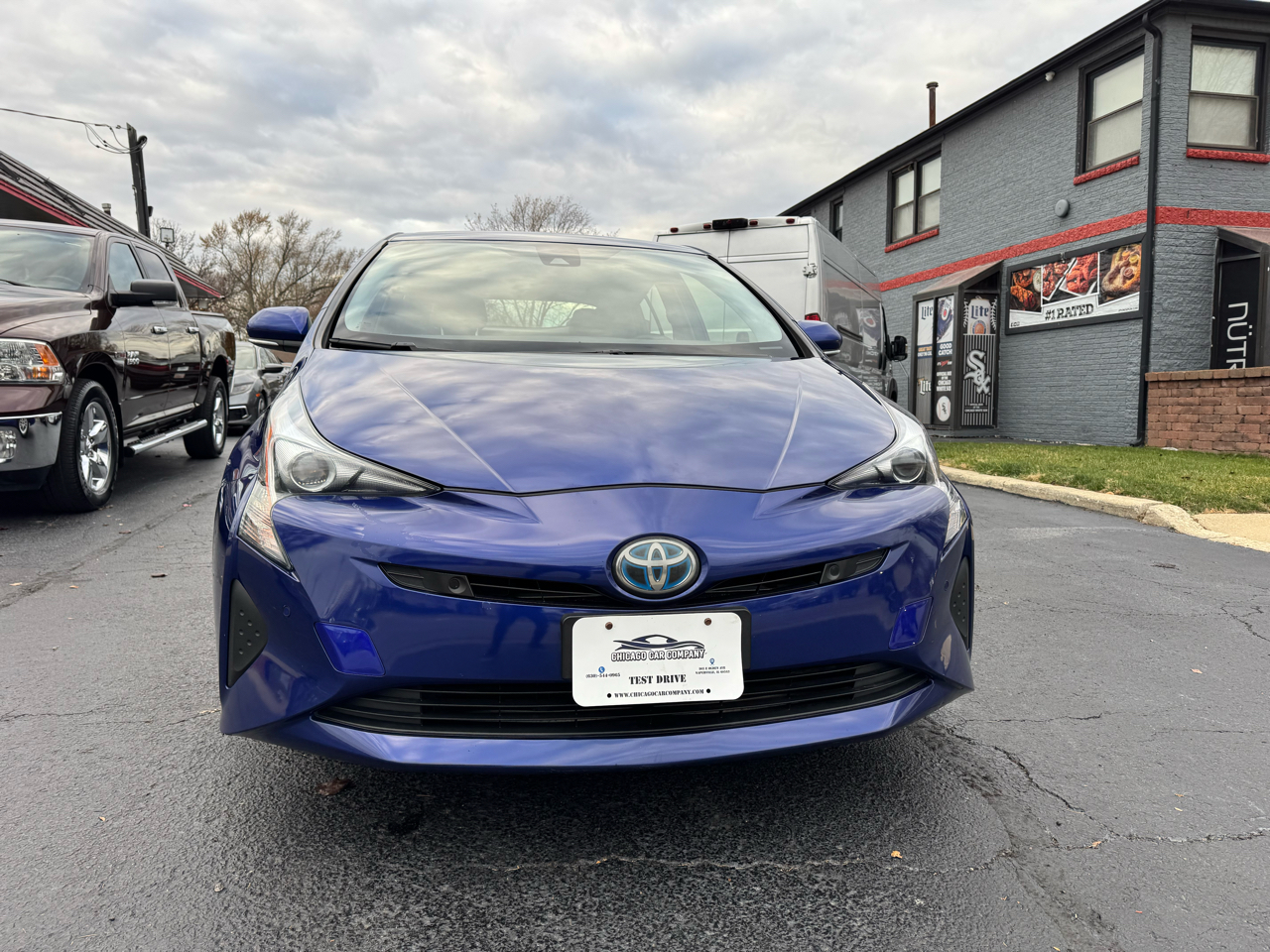 2018 Toyota Prius Three Touring photo 2
