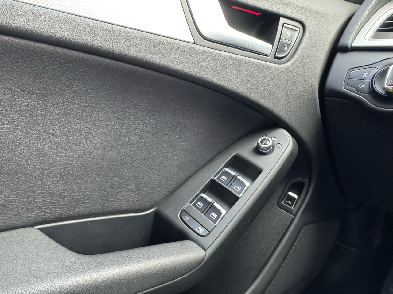 Audi A4 4dr Sdn Auto quattro 2.0T Premium 2014