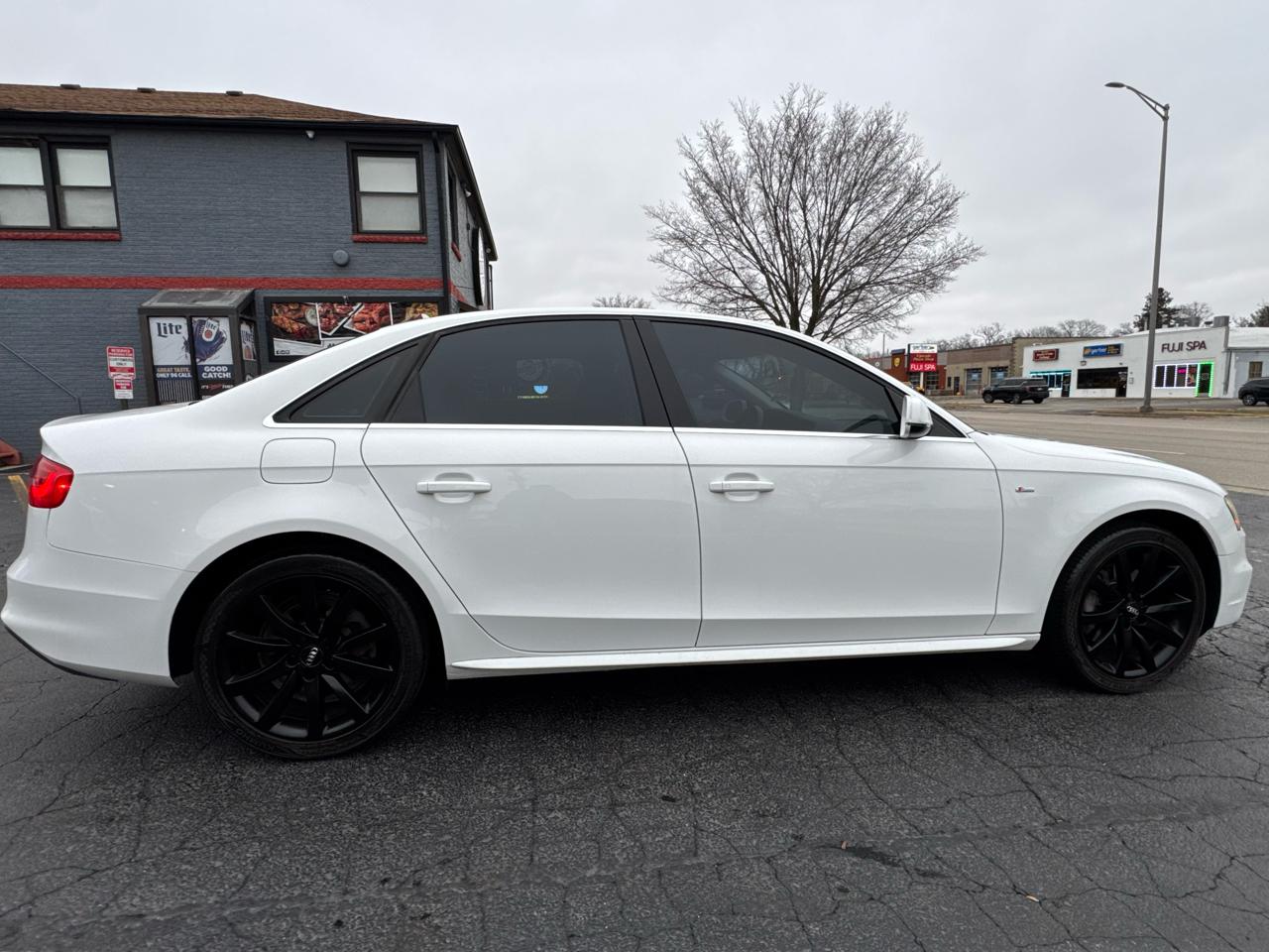 Audi A4 4dr Sdn Auto quattro 2.0T Premium 2014