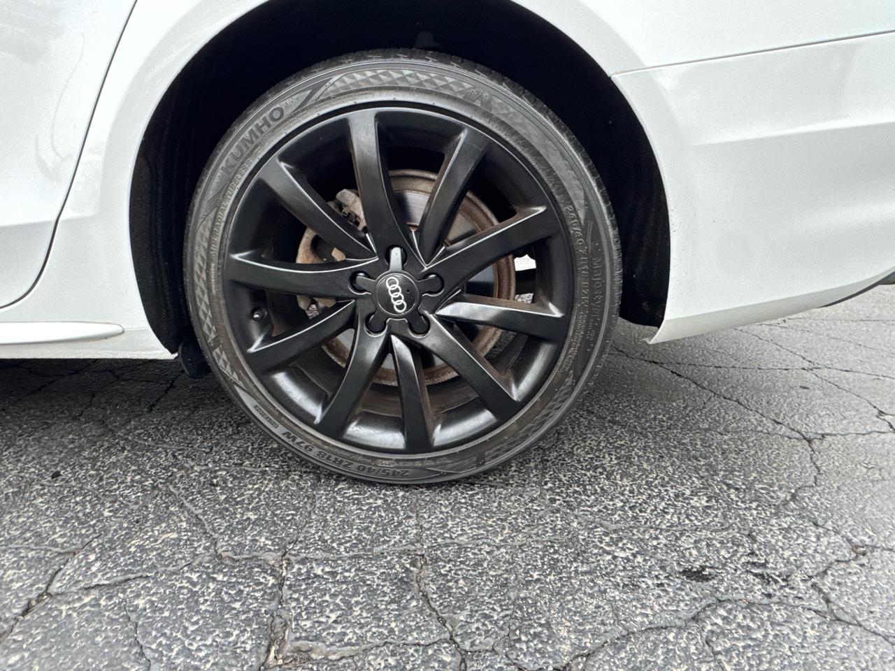 Audi A4 4dr Sdn Auto quattro 2.0T Premium 2014