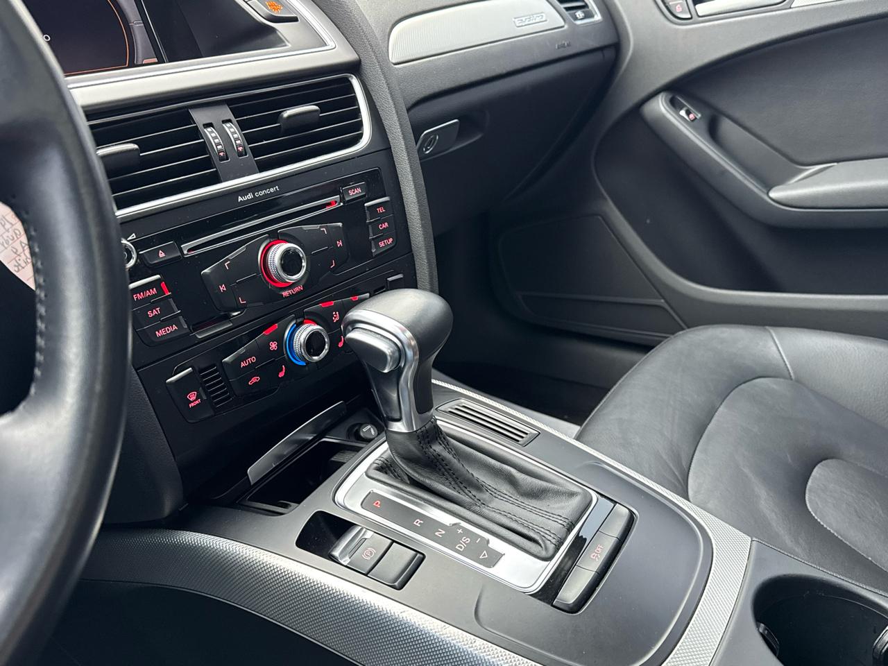 Audi A4 4dr Sdn Auto quattro 2.0T Premium 2014