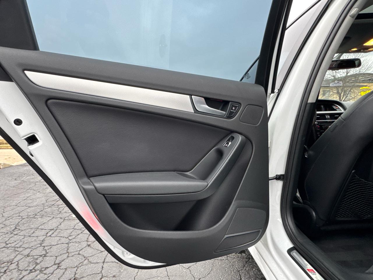 Audi A4 4dr Sdn Auto quattro 2.0T Premium 2014