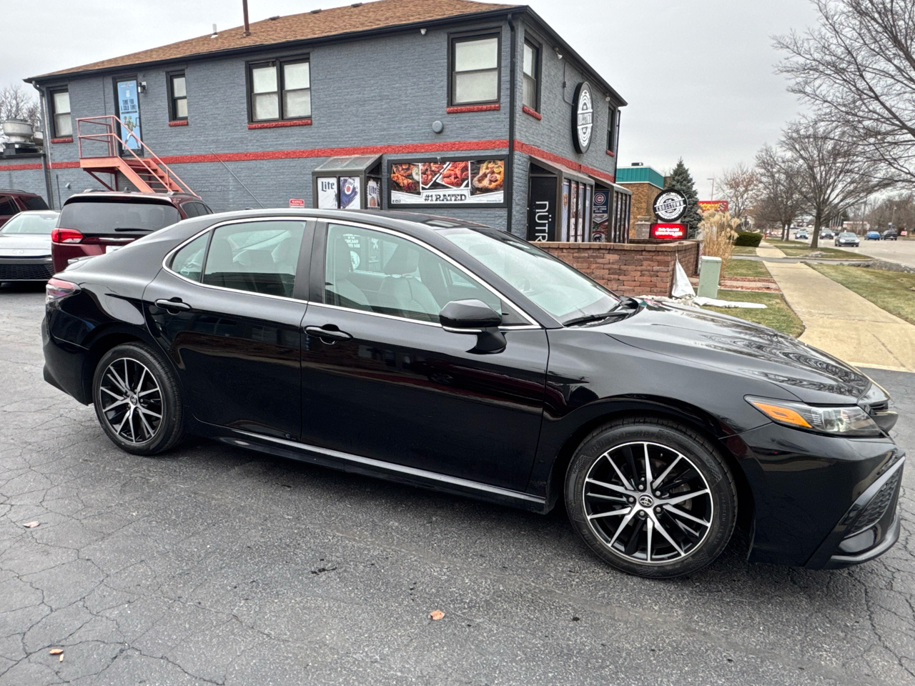 Toyota Camry 2014.5 4dr Sdn I4 Auto SE Sport (Natl) 2023