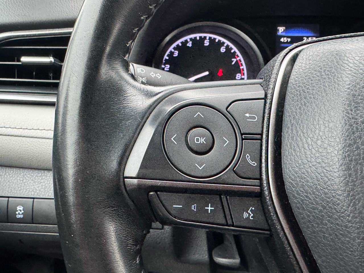 Toyota Camry 2014.5 4dr Sdn I4 Auto SE Sport (Natl) 2023