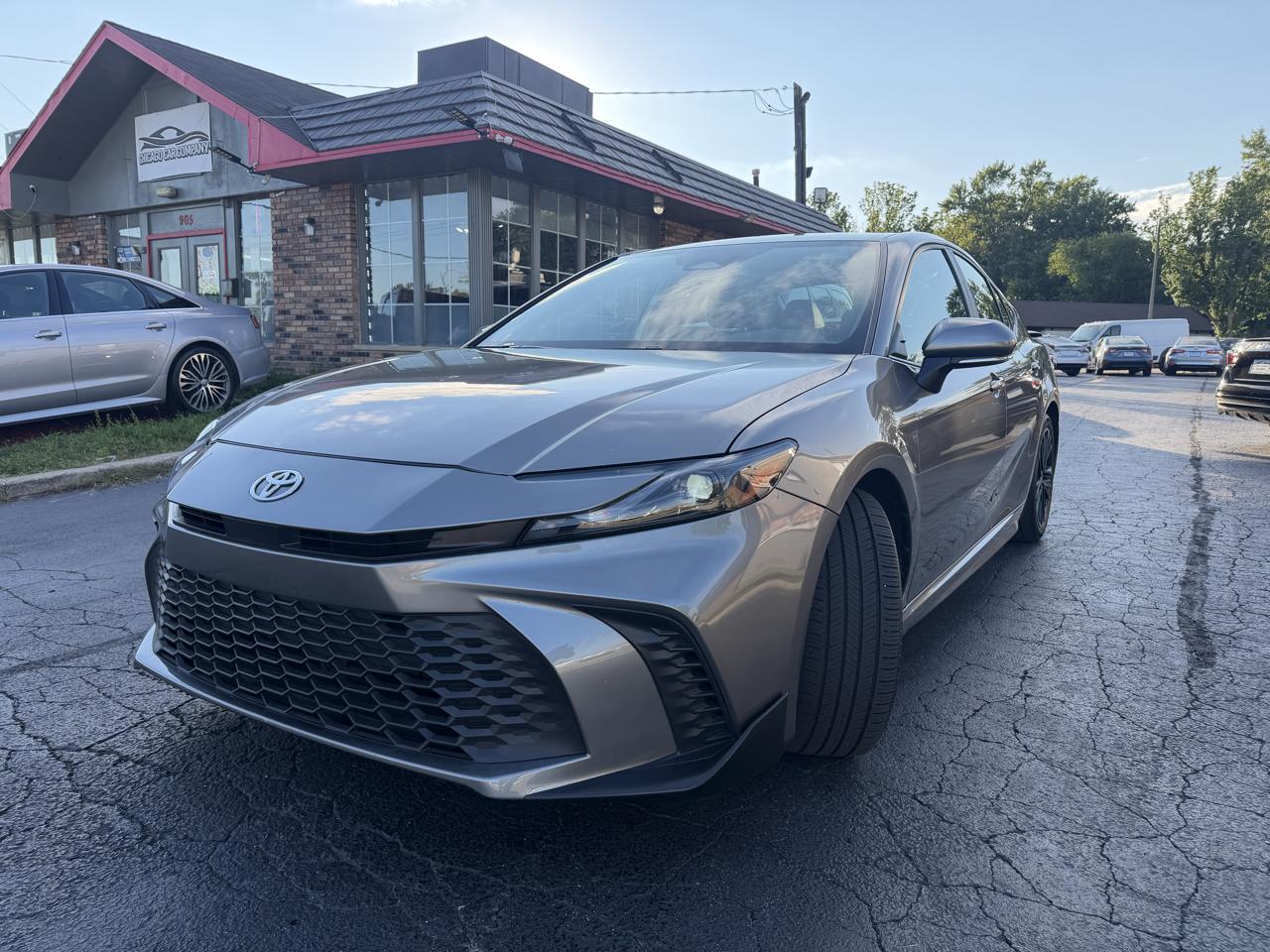 Toyota Camry 2014.5 4dr Sdn I4 Auto SE (Natl) 2025