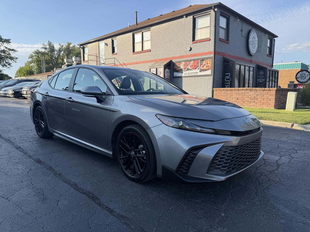 Toyota Camry 2014.5 4dr Sdn I4 Auto SE (Natl) 2025
