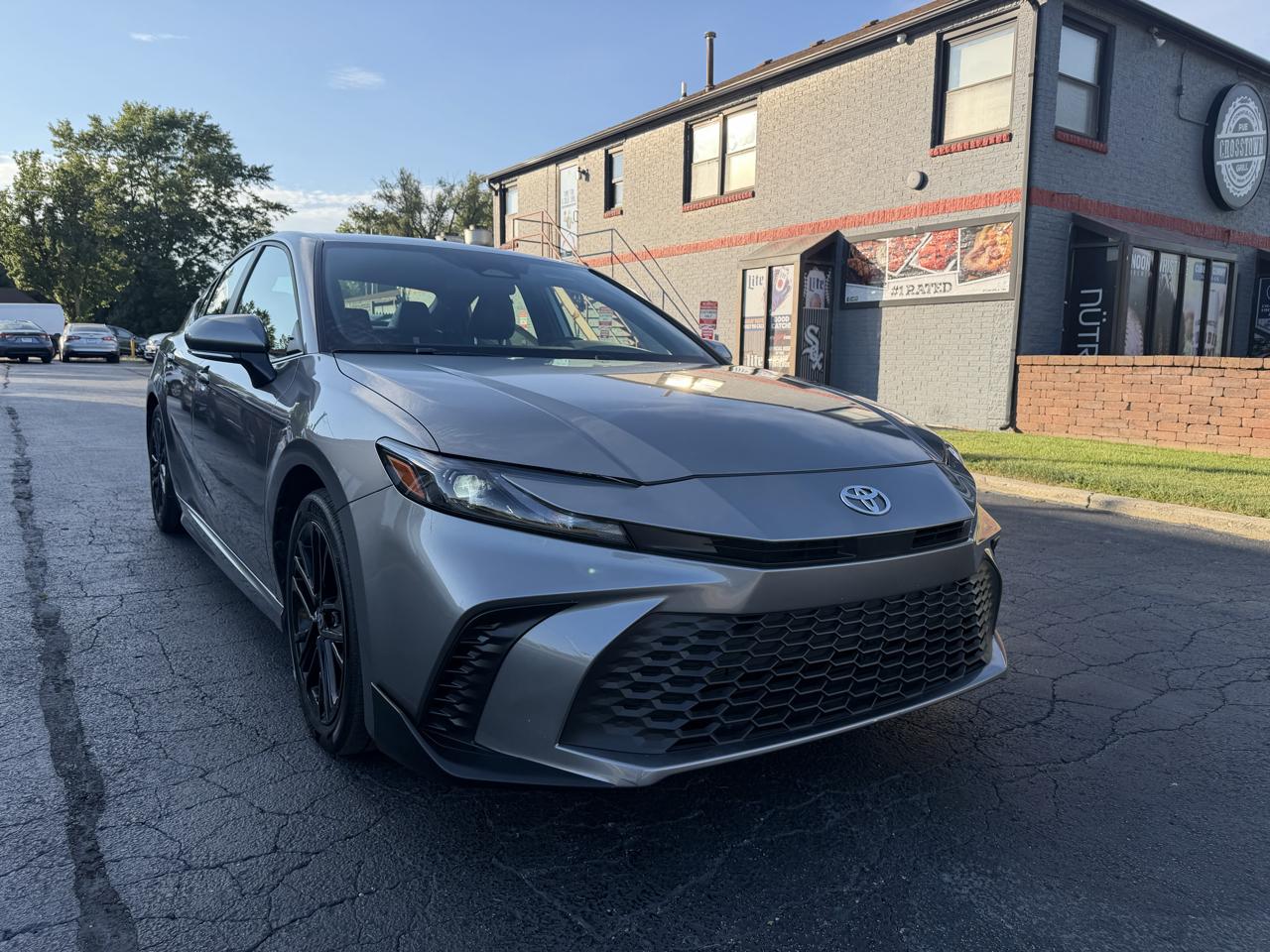Toyota Camry 2014.5 4dr Sdn I4 Auto SE (Natl) 2025