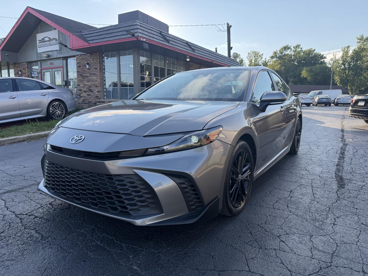 Toyota Camry 2014.5 4dr Sdn I4 Auto SE (Natl) 2025