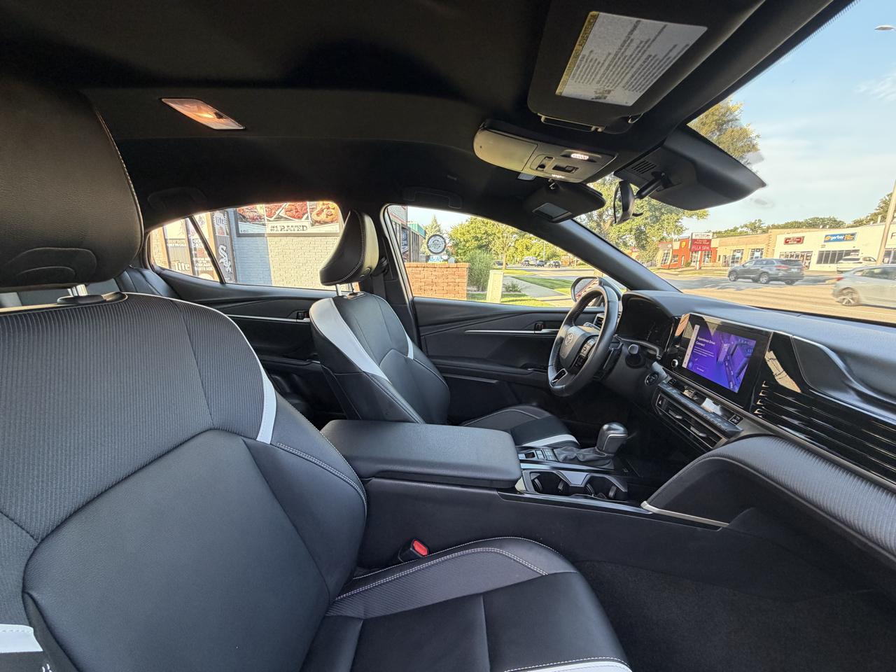 Toyota Camry 2014.5 4dr Sdn I4 Auto SE (Natl) 2025