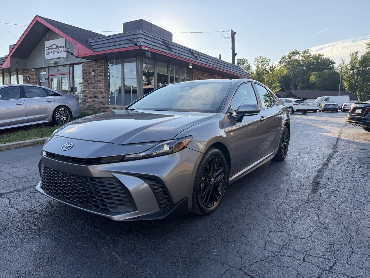 Toyota Camry 2014.5 4dr Sdn I4 Auto SE (Natl) 2025