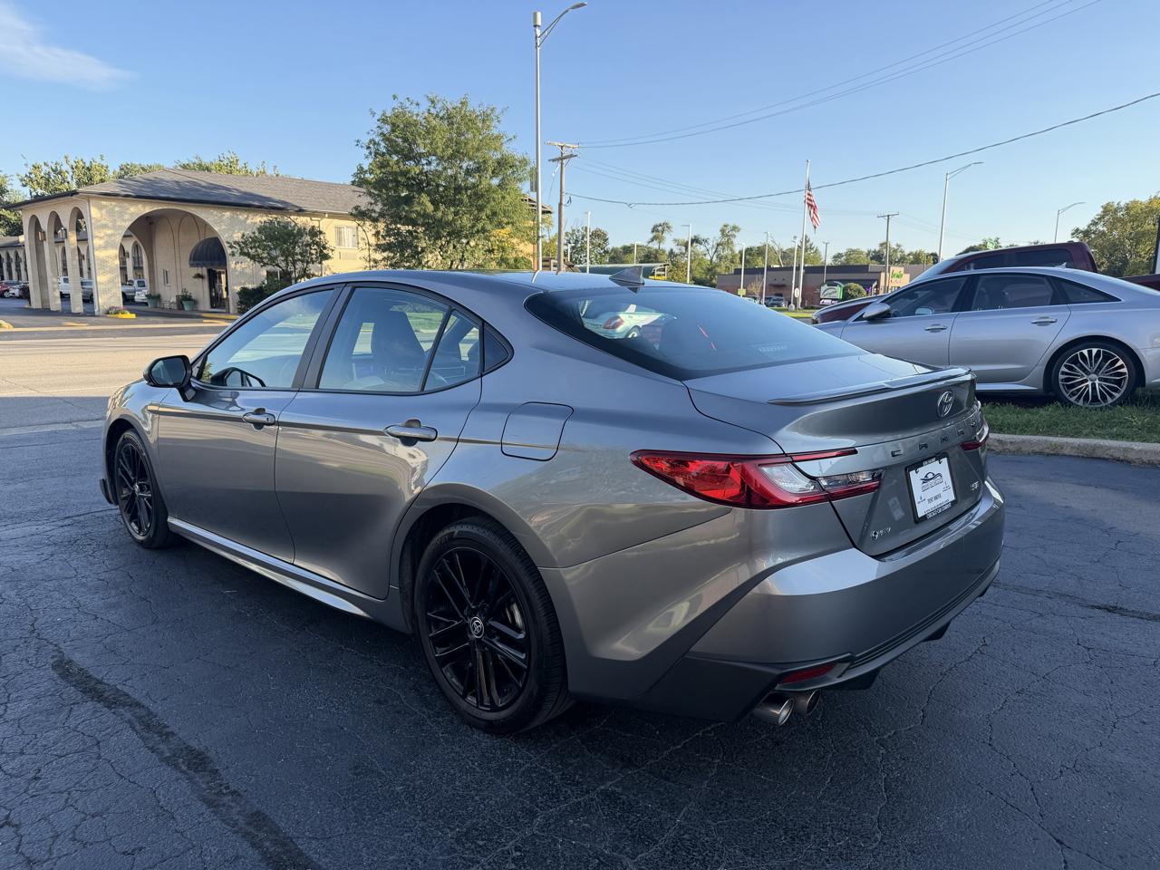 Toyota Camry 2014.5 4dr Sdn I4 Auto SE (Natl) 2025