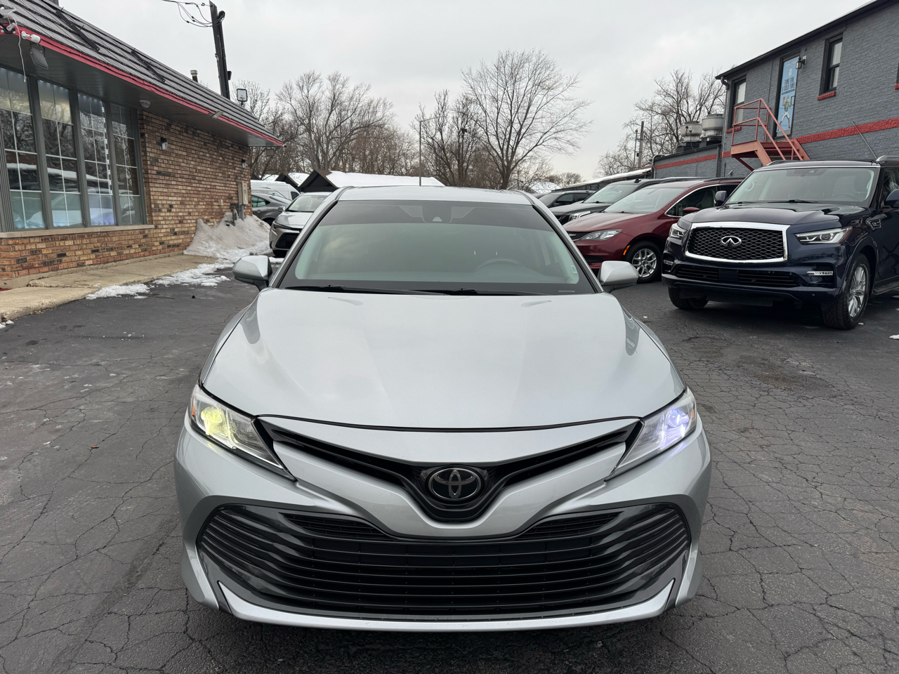 Toyota Camry LE Auto (Natl) 2020