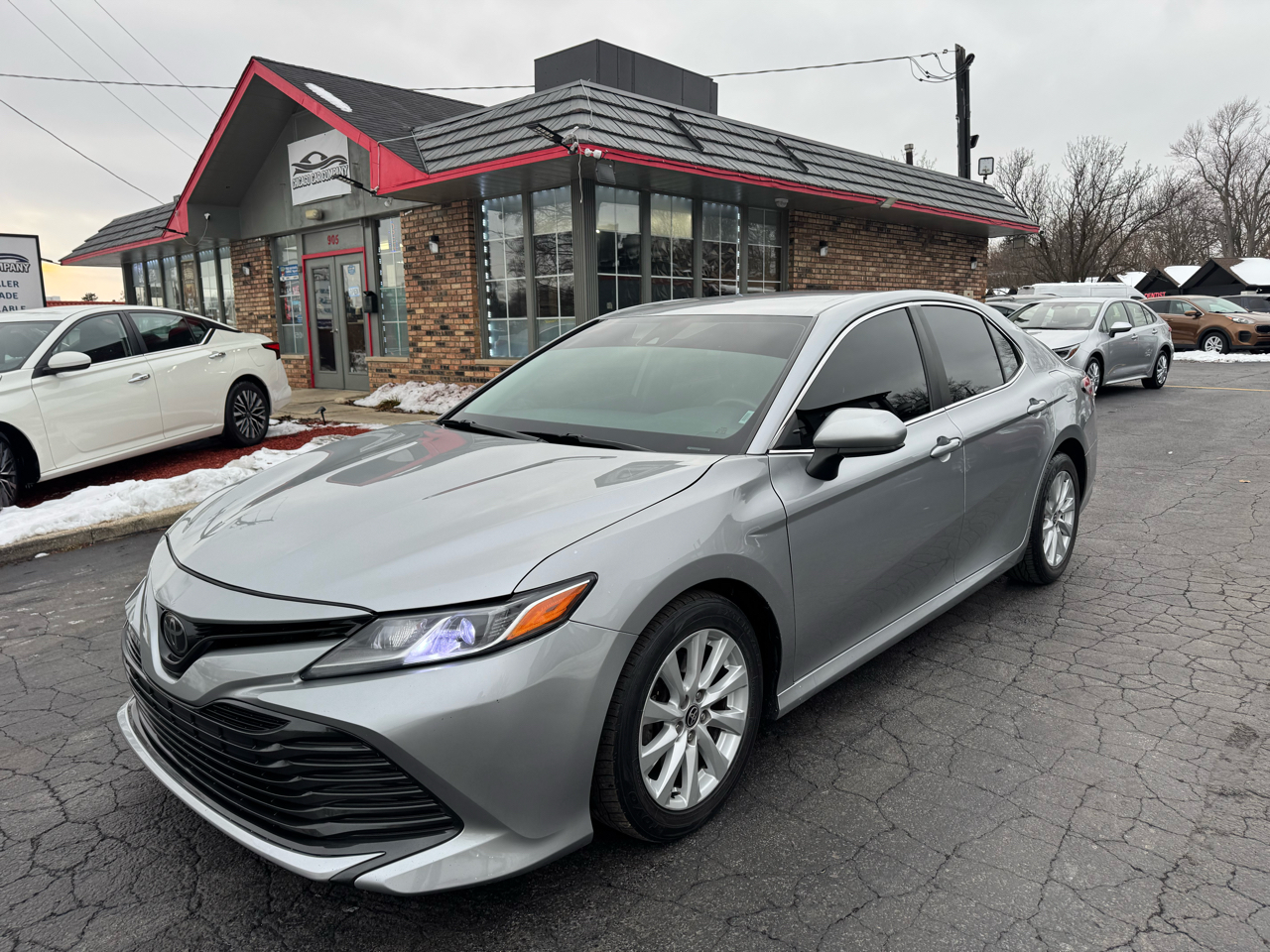 Toyota Camry LE Auto (Natl) 2020