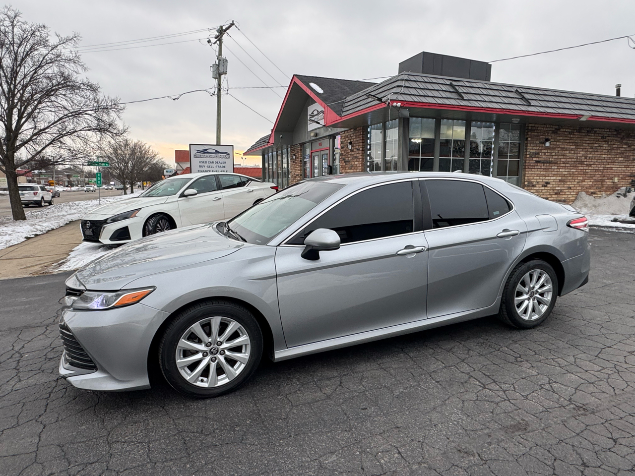 Toyota Camry LE Auto (Natl) 2020