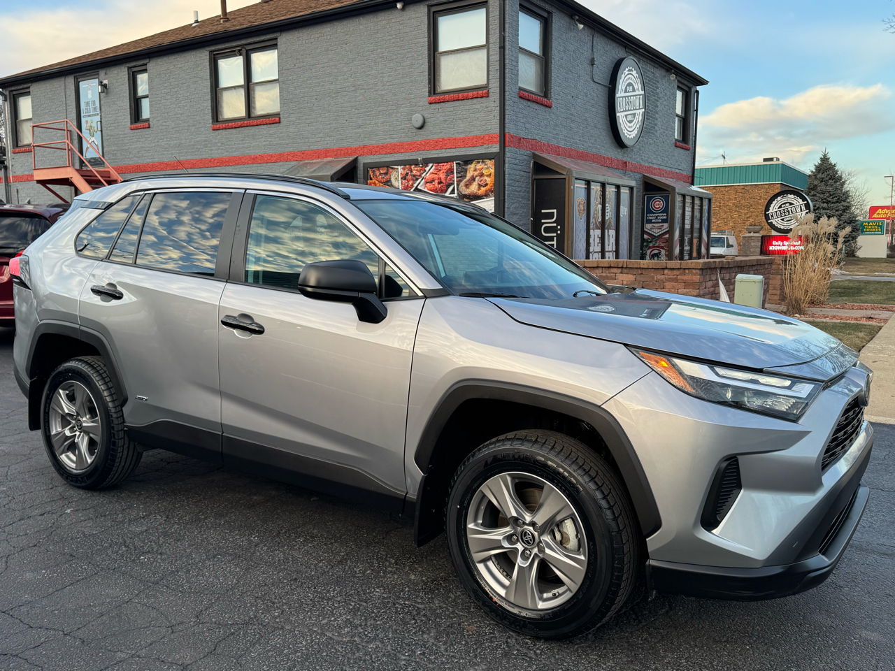 Toyota RAV4 Hybrid LE AWD (Natl) 2024