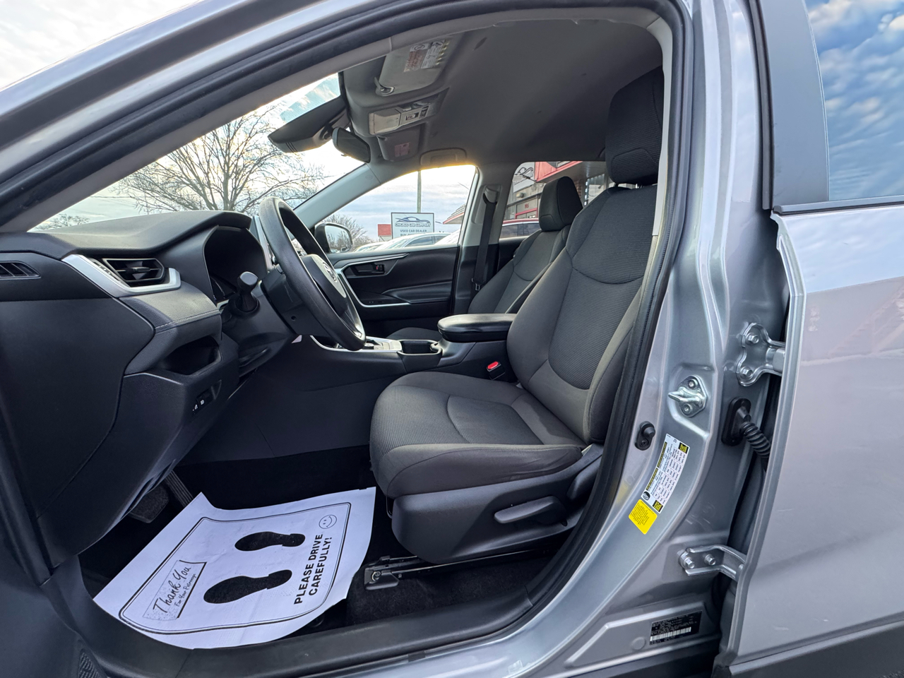 Toyota RAV4 Hybrid LE AWD (Natl) 2024