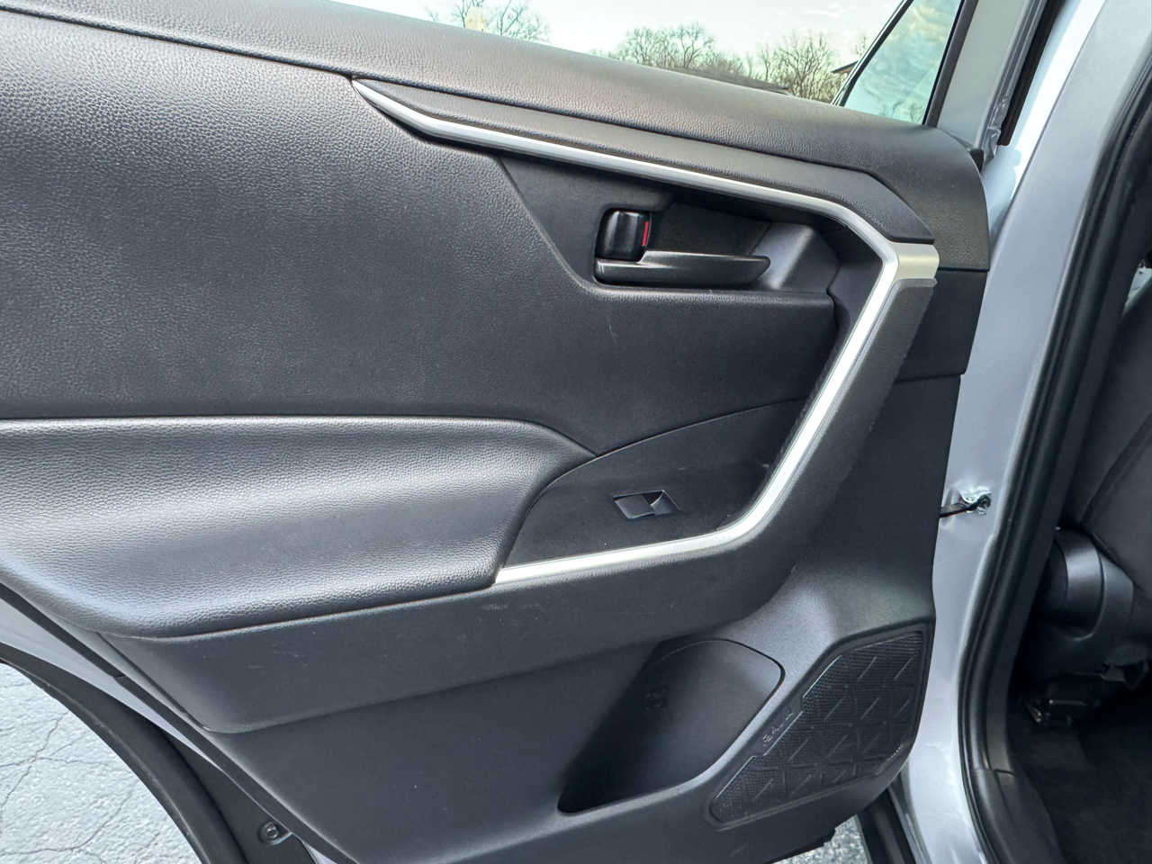 Toyota RAV4 Hybrid LE AWD (Natl) 2024