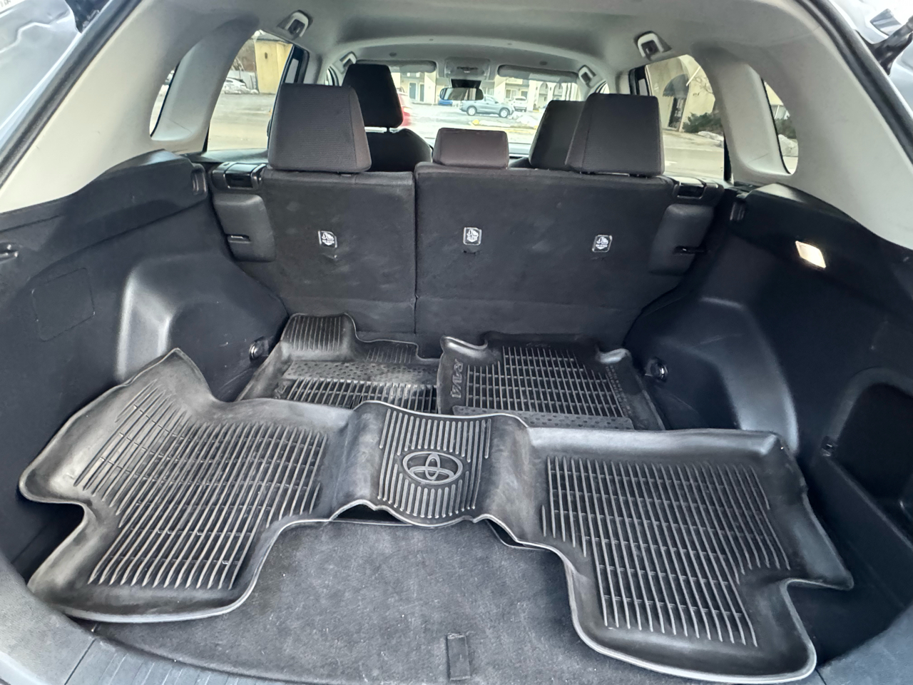 Toyota RAV4 Hybrid LE AWD (Natl) 2024