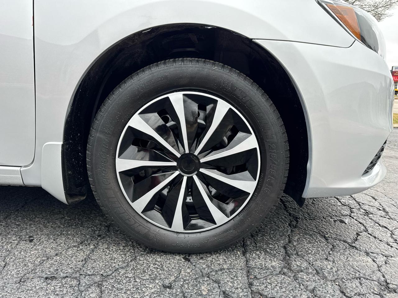 Nissan Sentra 4dr Sdn I4 CVT S 2016