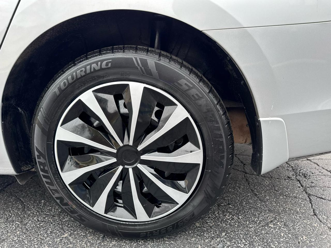 Nissan Sentra 4dr Sdn I4 CVT S 2016