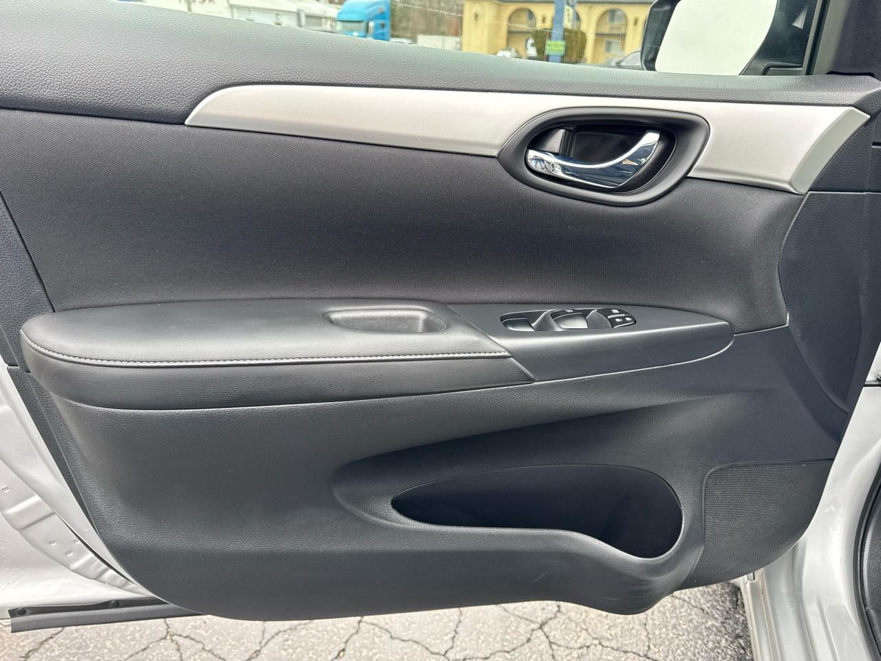 Nissan Sentra 4dr Sdn I4 CVT S 2016