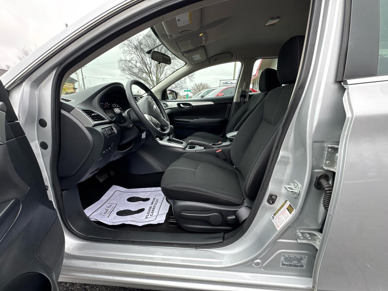 Nissan Sentra 4dr Sdn I4 CVT S 2016