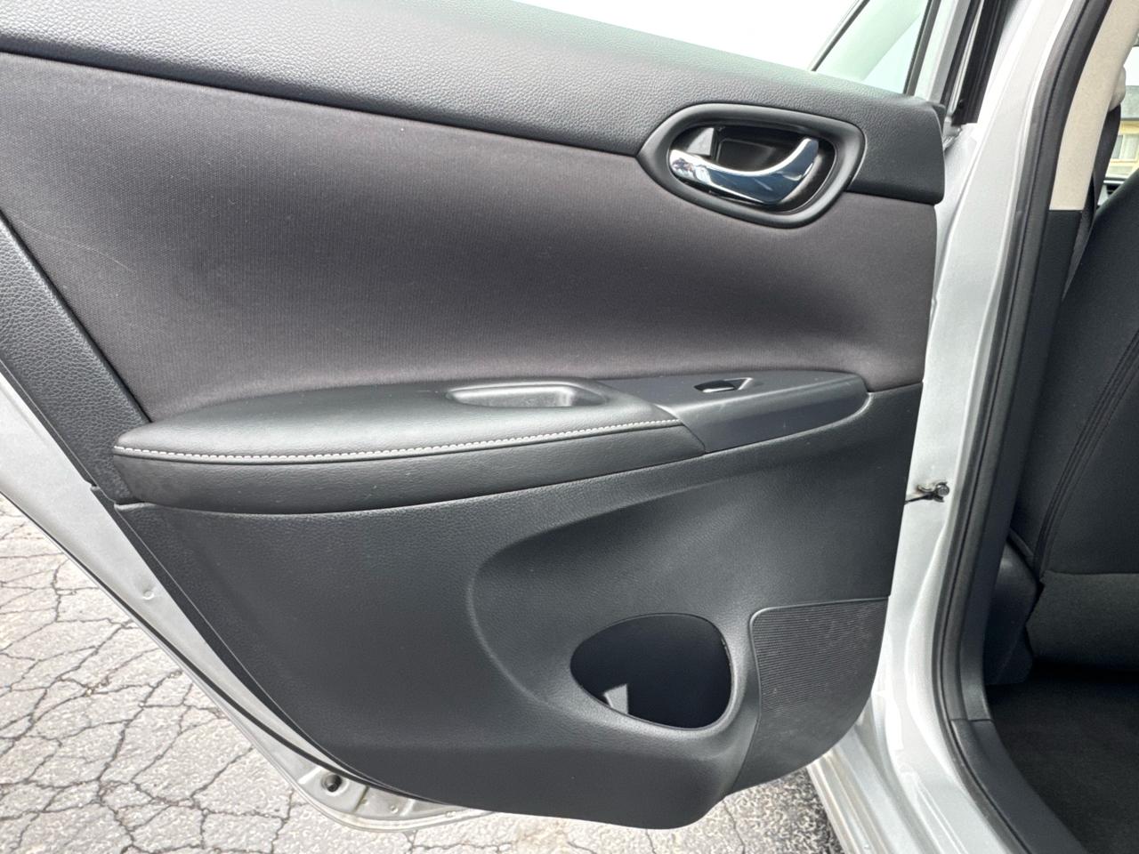 Nissan Sentra 4dr Sdn I4 CVT S 2016