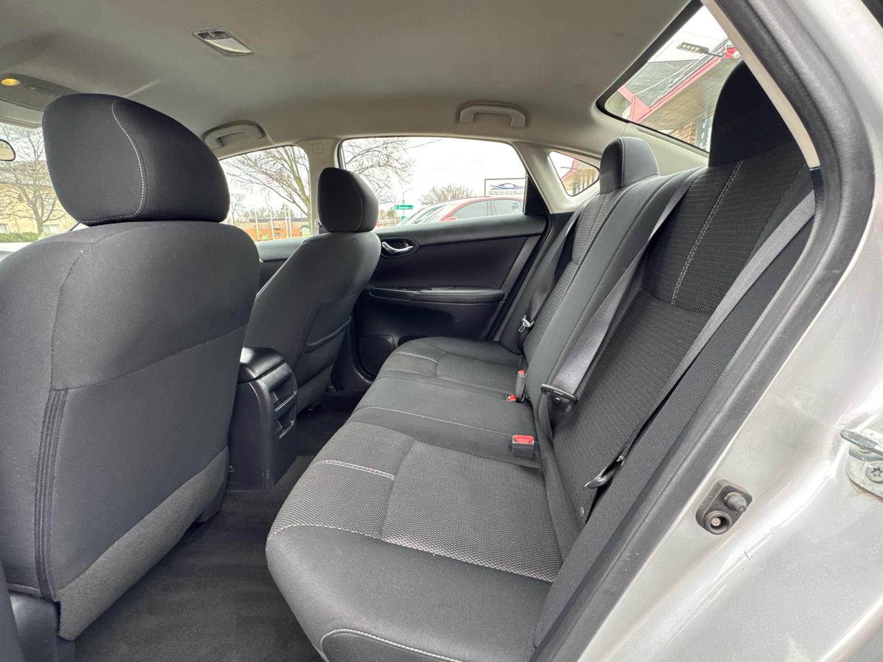 Nissan Sentra 4dr Sdn I4 CVT S 2016